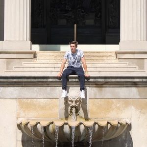 Meet your Posher, Troy